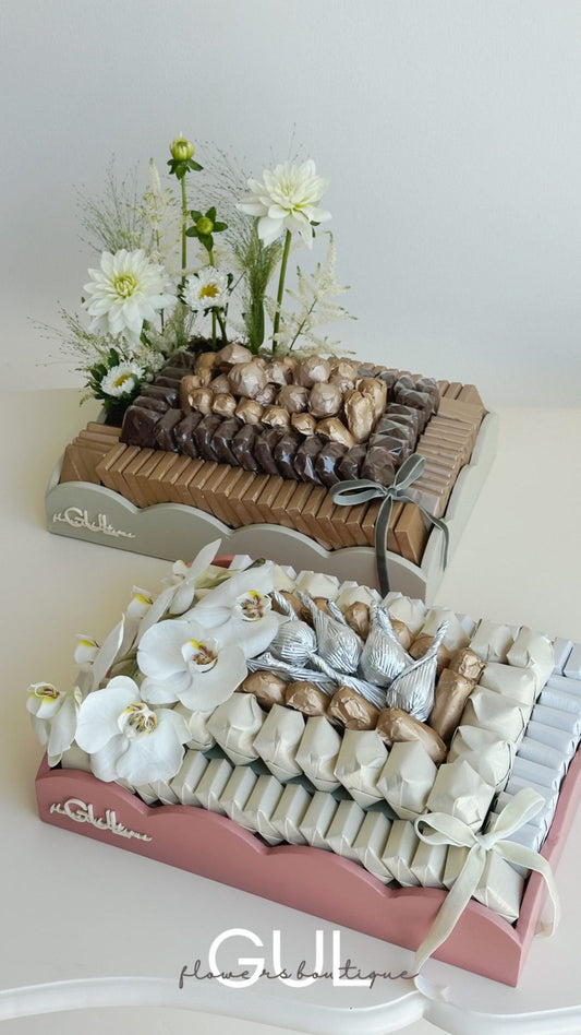 White Garden Delight